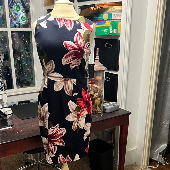 Enfocus Studio Dresses & Skirts - Enfocus Studio Navy Sleeveless Floral Midi Dress with Red & Cream Blooms
